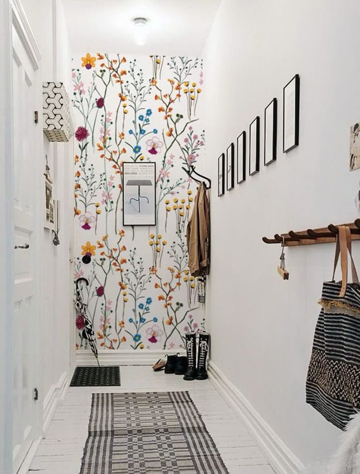 Small Hallway Wall Decor Ideas