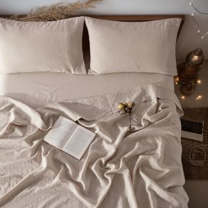 What is the Best Size Rug for a King Bed