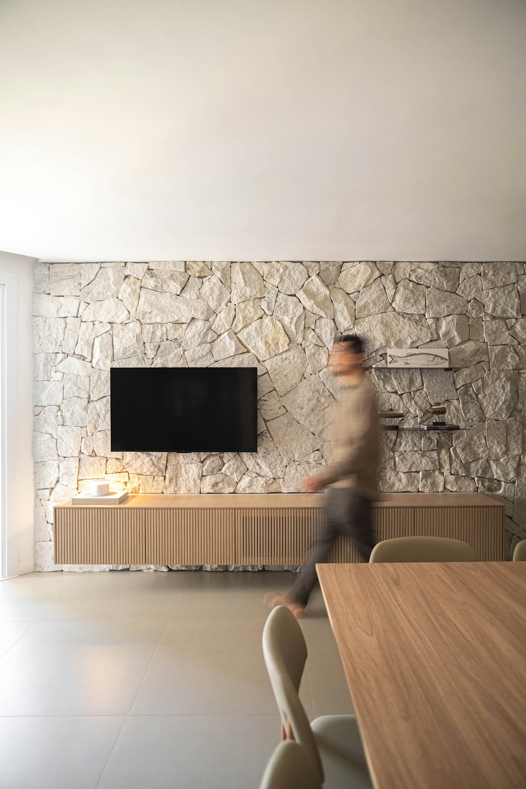 Stone Walls Inside Homes: Stunning Ideas to Transform Your Space - Decor